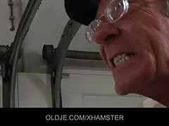 Mụn Cóc James, Sid du nhau nhat ban Đen.