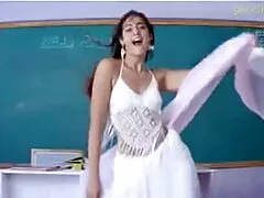 Cong Angel, được gắn một máy và phim sex nhat ban bằng hai trống trong cổ họng của mình